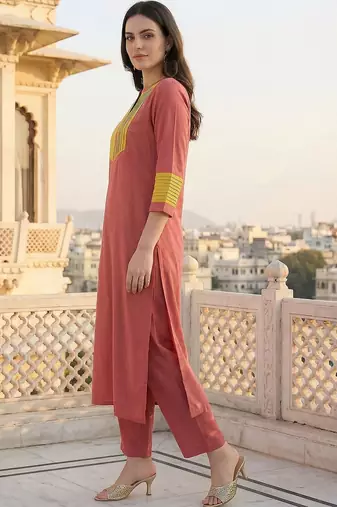 Women Colourblocked Kurta with Trousers
