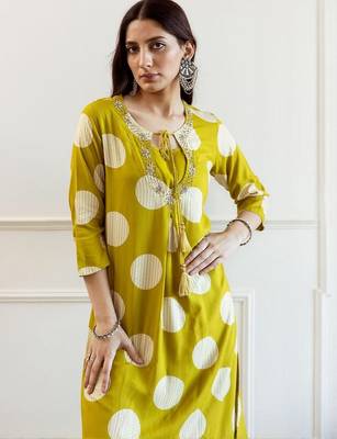 Women Geometric Printed A-Line Kurta with Palazzos 5