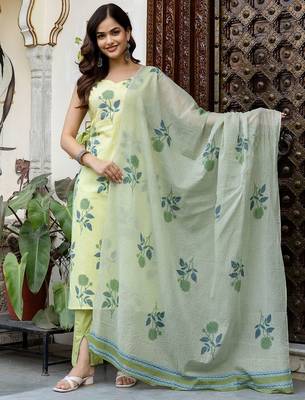 Women Floral Printed Cotton Kurta with Trousers & With Dupatta 1