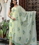 Women Floral Printed Cotton Kurta with Trousers & With Dupatta