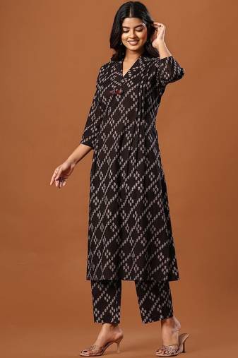 Women Ethnic Motifs Printed Cotton Kurta with Trousers