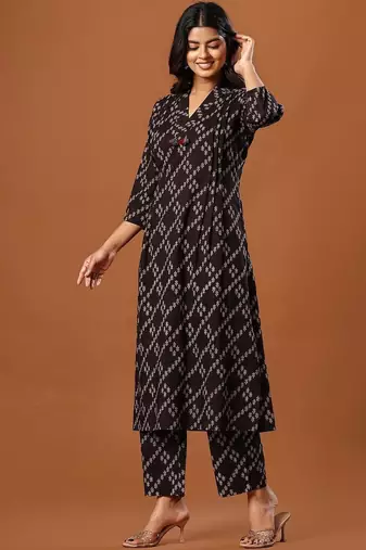 Women Ethnic Motifs Printed Cotton Kurta with Trousers