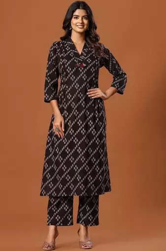 Women Ethnic Motifs Printed Cotton Kurta with Trousers
