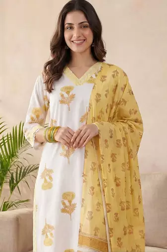 Women Floral Printed Thread Work Cotton Kurta with Trousers & With Dupatta
