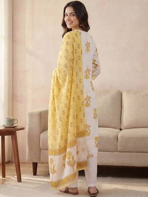 Women Floral Printed Thread Work Cotton Kurta with Trousers & With Dupatta 4