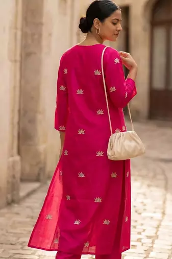 Women Ethnic Motifs Embroidered Thread Work Kurta with Trousers
