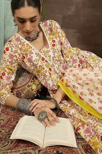 Women Floral Printed Pleated Cotton Kurta with Trousers & With Dupatta