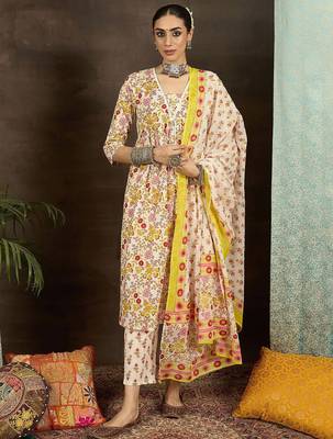 Women Floral Printed Pleated Cotton Kurta with Trousers & With Dupatta 1