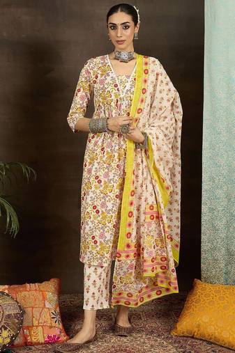 Women Floral Printed Pleated Cotton Kurta with Trousers & With Dupatta