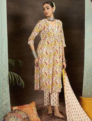 Women Floral Printed Pleated Cotton Kurta with Trousers & With Dupatta 4