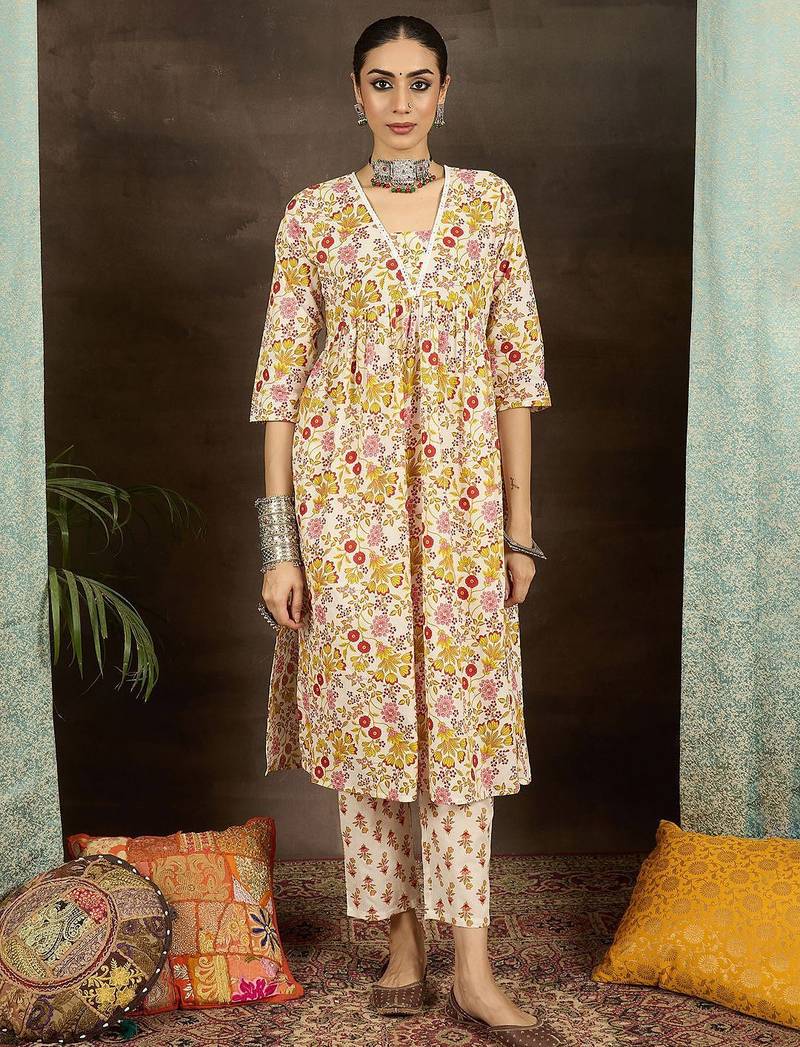 Women Floral Printed Pleated Cotton Kurta with Trousers & With Dupatta