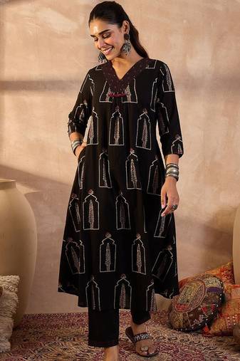 Women Ethnic Motifs Printed Sequinned Cotton Kurta with Trousers