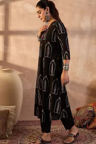 Women Ethnic Motifs Printed Sequinned Cotton Kurta with Trousers