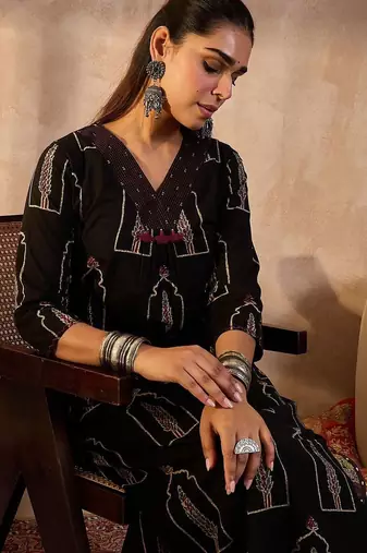 Women Ethnic Motifs Printed Sequinned Cotton Kurta with Trousers