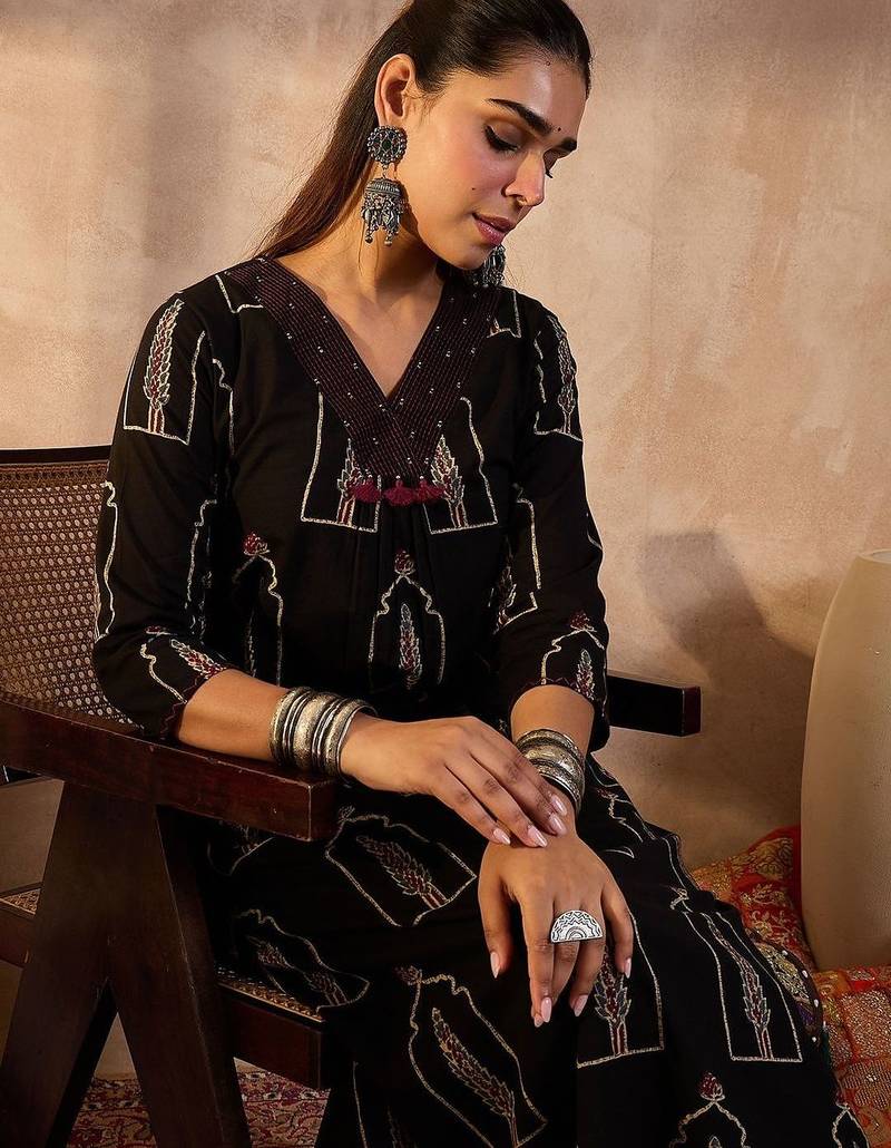 Women Ethnic Motifs Printed Sequinned Cotton Kurta with Trousers