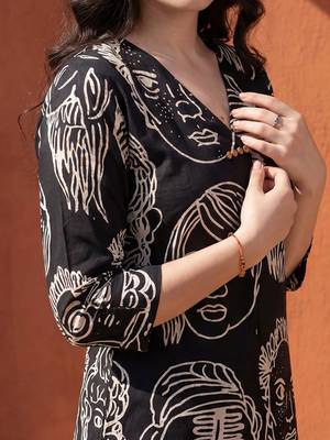 Women Printed Cotton Kurta with Trousers 2