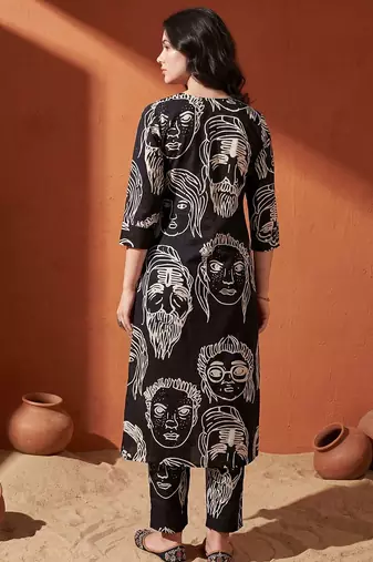 Women Printed Cotton Kurta with Trousers