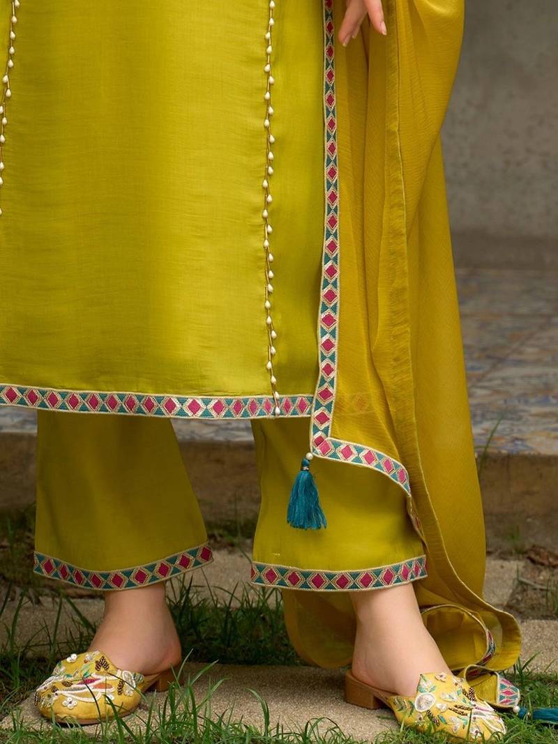 Women Ethnic Motifs Embroidered Thread Work Kurta with Palazzos & Dupatta