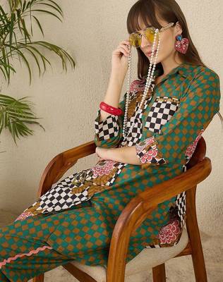 Women Checked Cotton Kurta with Trousers 2