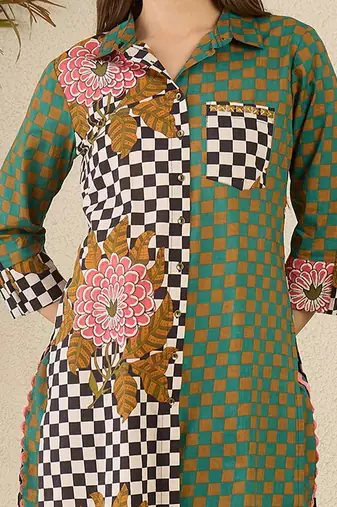 Women Checked Cotton Kurta with Trousers