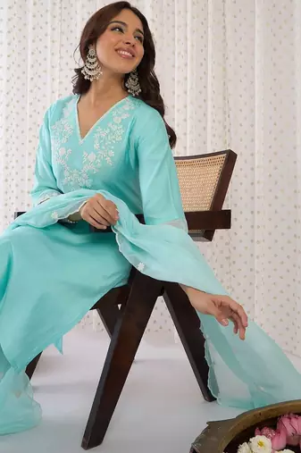 Women Ethnic Motifs Embroidered Thread Work Liva Kurta with Trousers & With Dupatta