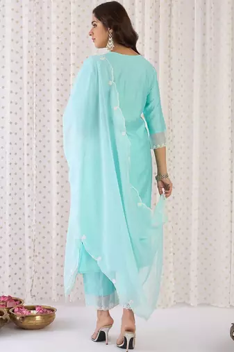 Women Ethnic Motifs Embroidered Thread Work Liva Kurta with Trousers & With Dupatta