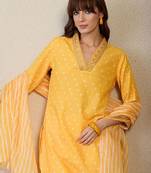 Bandhani Printed Straight Kurta With Trouser & Dupatta