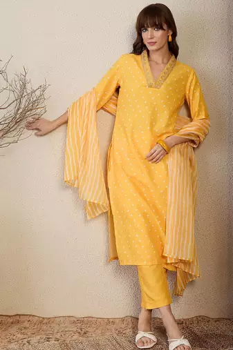 Bandhani Printed Straight Kurta With Trouser & Dupatta