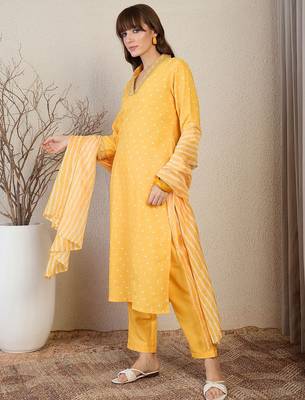 Bandhani Printed Straight Kurta With Trouser & Dupatta 3