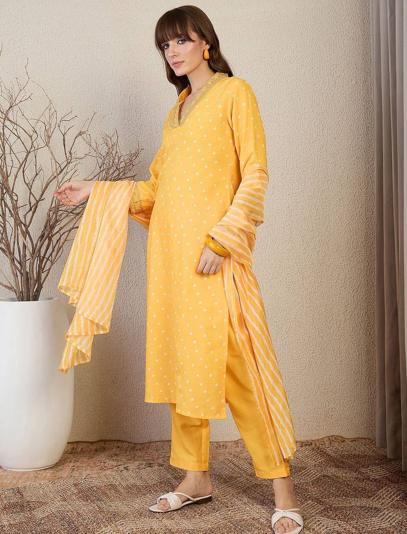 Bandhani Printed Straight Kurta With Trouser & Dupatta