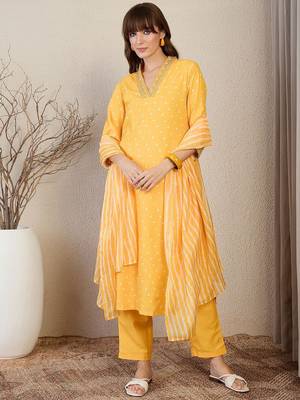 Bandhani Printed Straight Kurta With Trouser & Dupatta 5