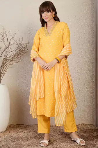Bandhani Printed Straight Kurta With Trouser & Dupatta