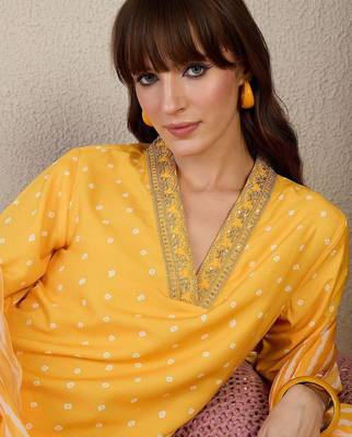 Bandhani Printed Straight Kurta With Trouser & Dupatta 7