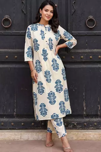 Women Floral Printed Cotton Kurta with Trousers