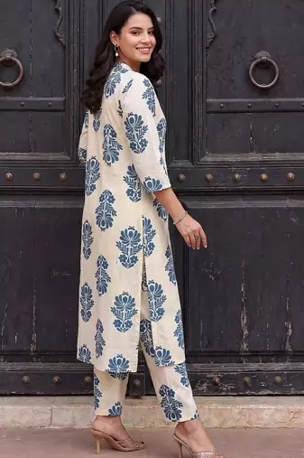 Women Floral Printed Cotton Kurta with Trousers