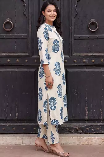 Women Floral Printed Cotton Kurta with Trousers