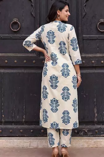 Women Floral Printed Cotton Kurta with Trousers