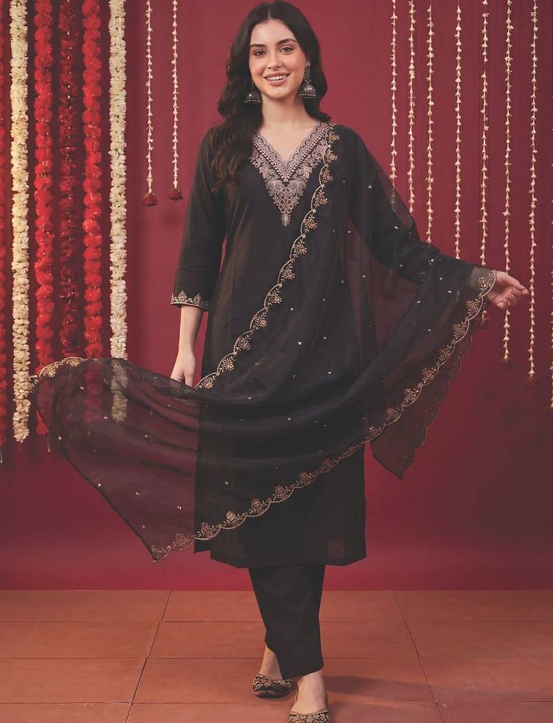 Women Ethnic Motifs Embroidered Sequinned Kurta with Trousers & With Dupatta