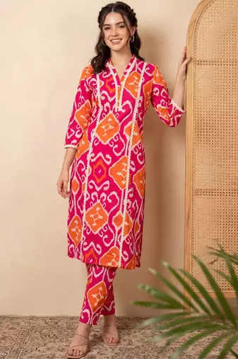 Women Ethnic Motifs Printed Cotton Kurta with Trousers