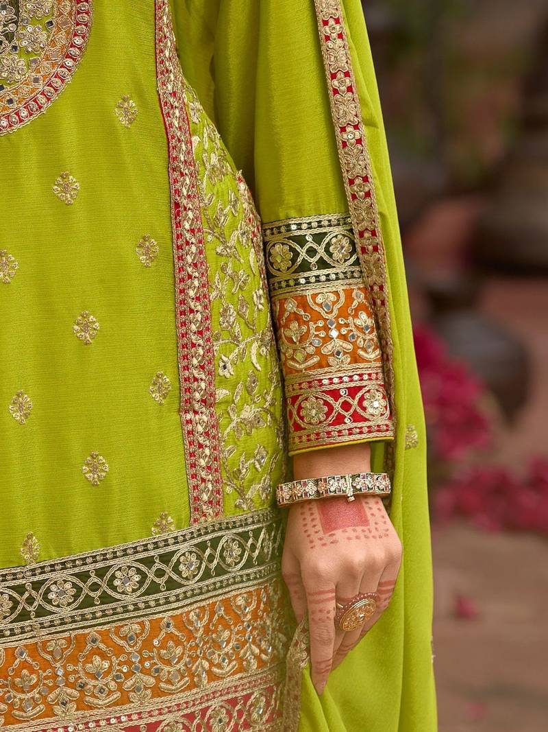 Women Ethnic Motifs Embroidered Thread Work Kurta with Sharara & With Dupatta