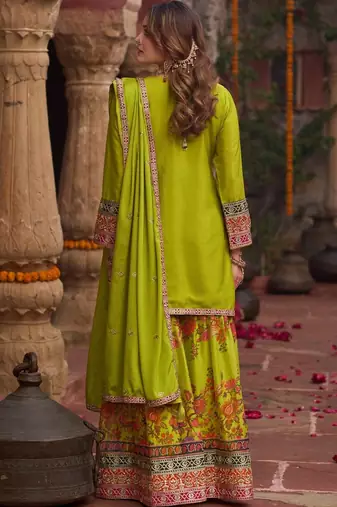 Women Ethnic Motifs Embroidered Thread Work Kurta with Sharara & With Dupatta