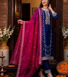 Women Ethnic Motifs Thread Work Kurta with Trousers & With Dupatta