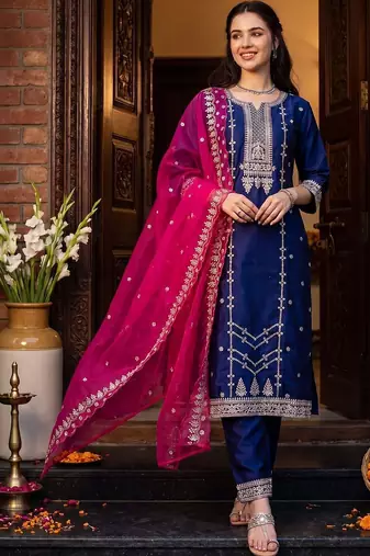 Women Ethnic Motifs Thread Work Kurta with Trousers & With Dupatta