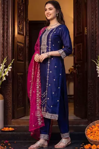Women Ethnic Motifs Thread Work Kurta with Trousers & With Dupatta