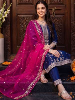 Women Ethnic Motifs Thread Work Kurta with Trousers & With Dupatta 6