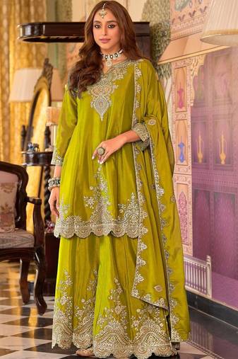 Women Ethnic Motifs Embroidered Thread Work Kurta with Sharara & With Dupatta