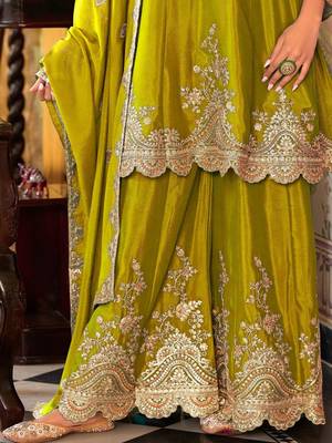 Women Ethnic Motifs Embroidered Thread Work Kurta with Sharara & With Dupatta 2