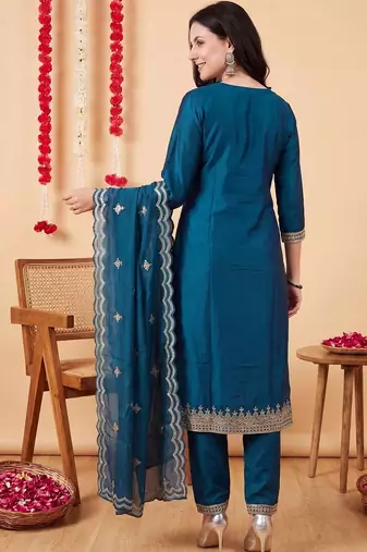 Women Ethnic Motifs Embroidered Kurta with Trousers & With Dupatta