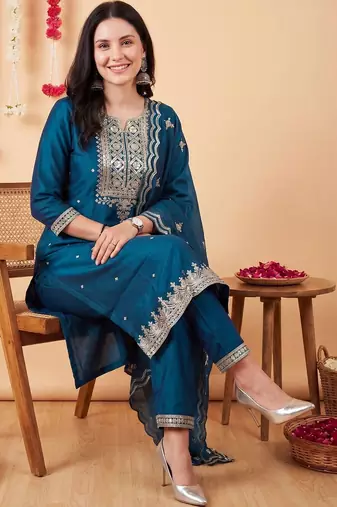 Women Ethnic Motifs Embroidered Kurta with Trousers & With Dupatta