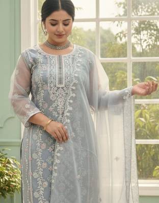 Women Floral Embroidered Kurta with Trousers & Dupatta 1